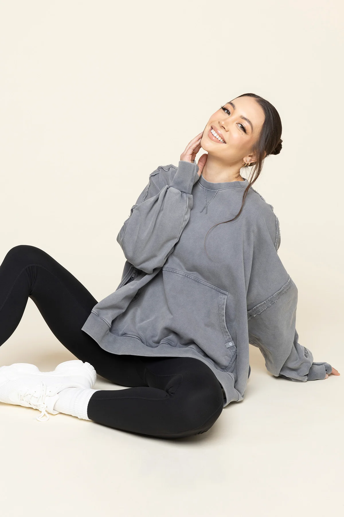 Boxy Crewneck - Vintage Grey - Image 4