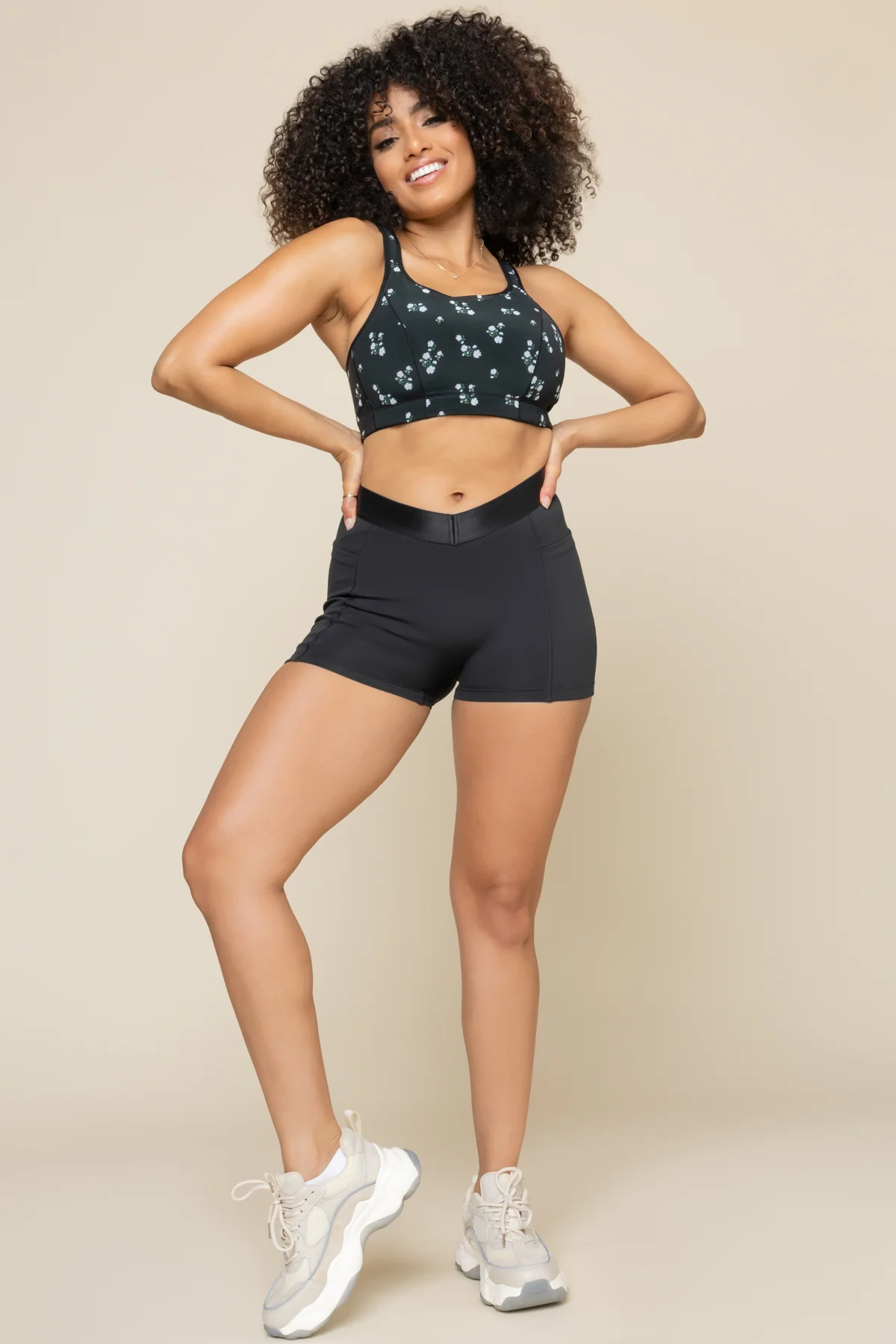 Contour Booty Short - Black - Image 10
