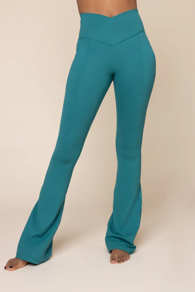 Crisscross Hourglass® Flared Legging with Pockets - Emerald - Image 5