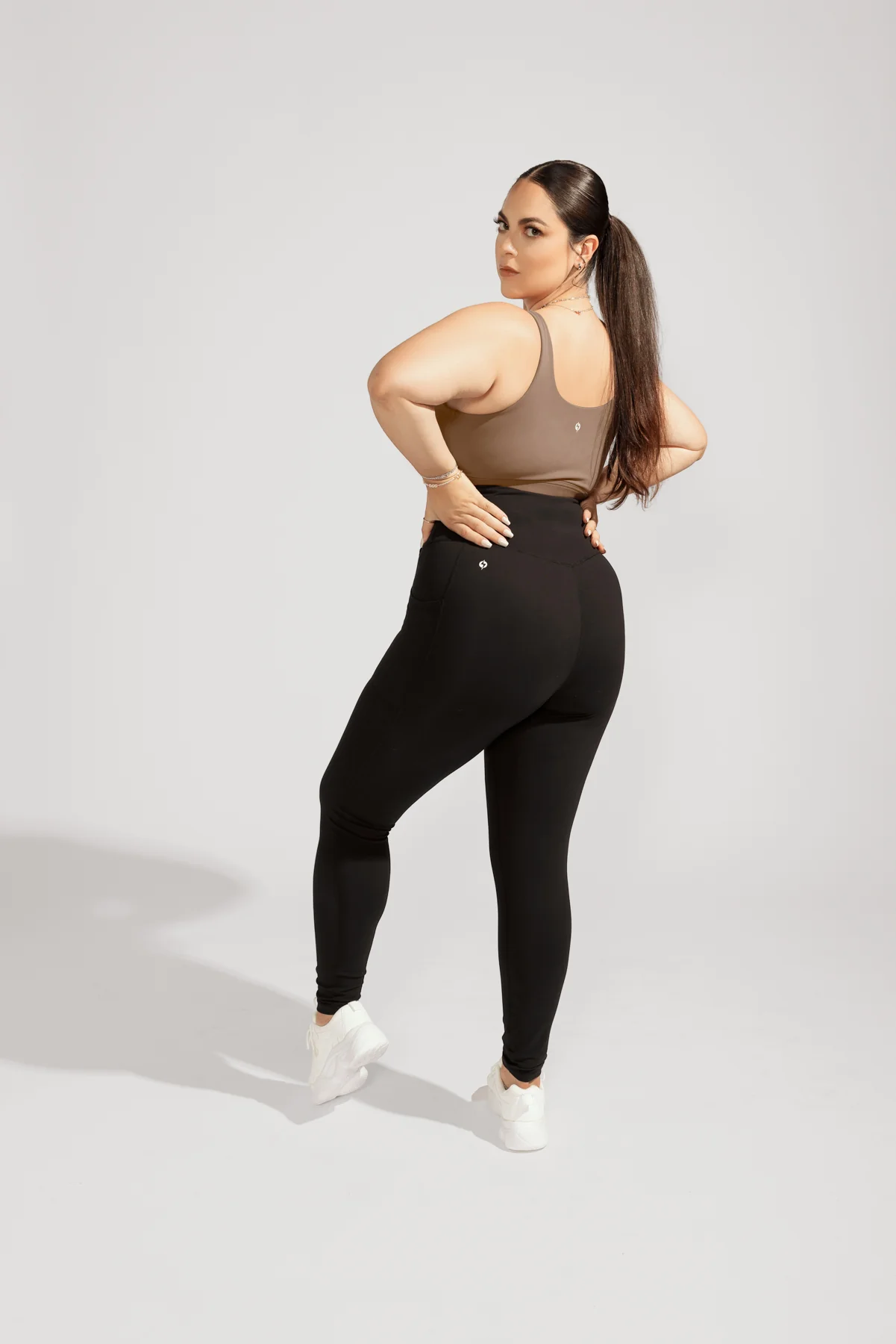 Crisscross Hourglass® Legging with Pockets - Black - Image 10