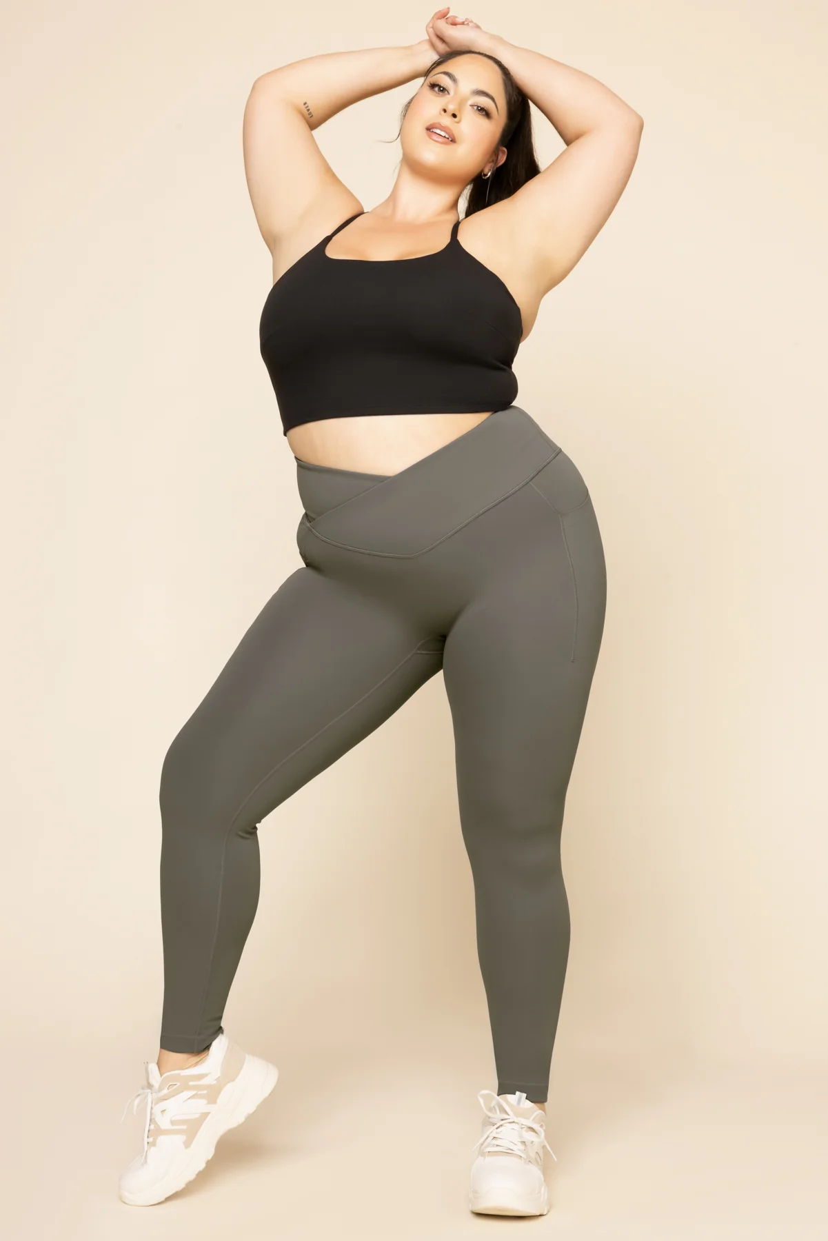 Crisscross Hourglass® Legging with Pockets - English Ivy - Image 6