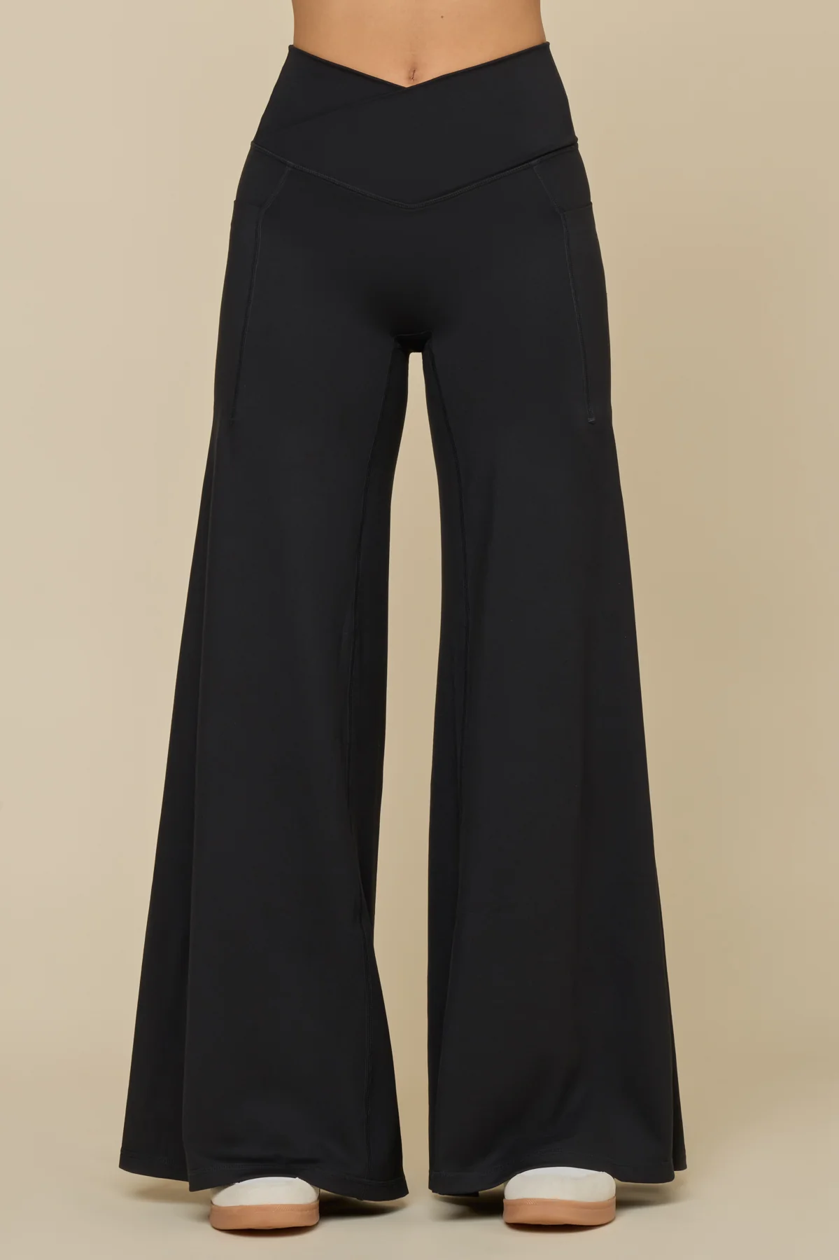 Crisscross Hourglass® Wide Legging - Black - Image 3