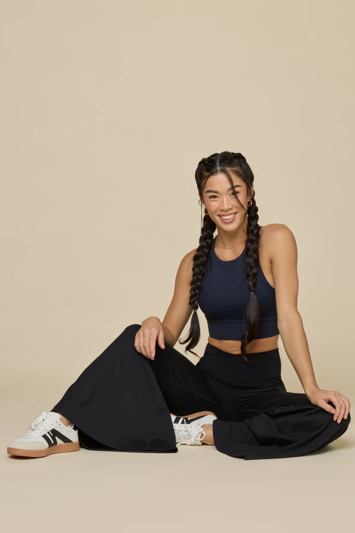 Crisscross Hourglass® Wide Legging - Black - Image 4