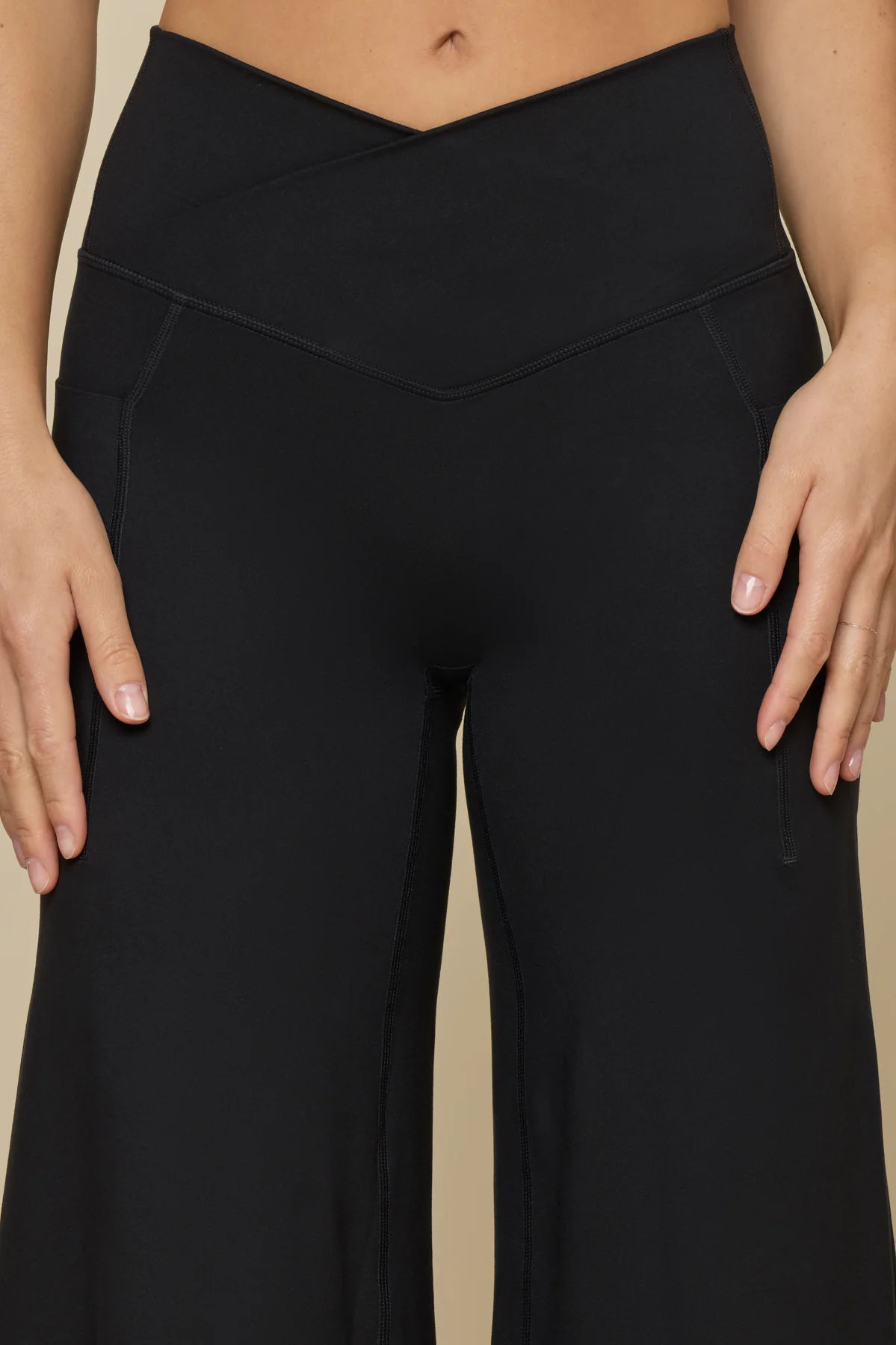 Crisscross Hourglass® Wide Legging - Black - Image 5