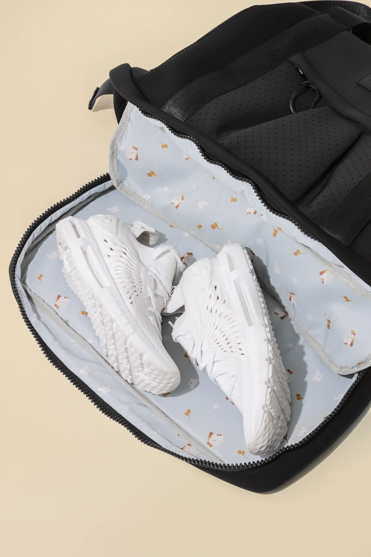 Ella Duffle - Black - Image 10