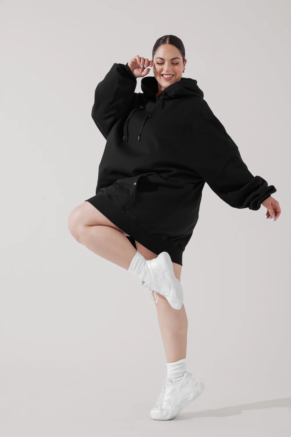 Long Cloud Hoodie - Black - Image 3