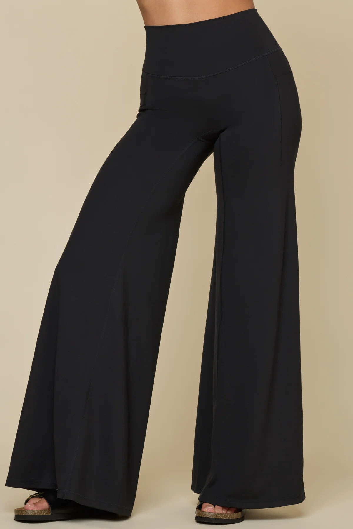 Supersculpt™ Wide Legging - Black - Image 3