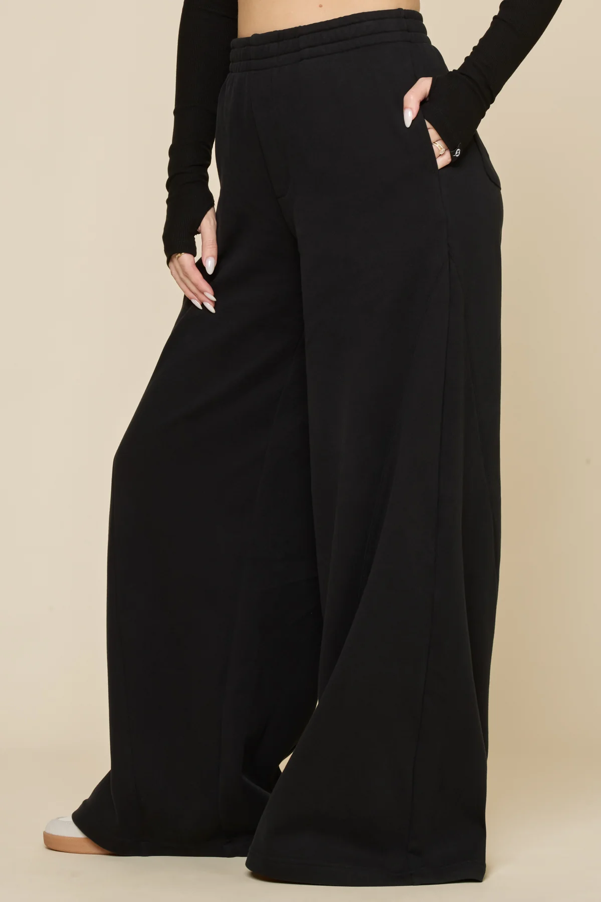 Superwide Sweatpant - Black - Image 7