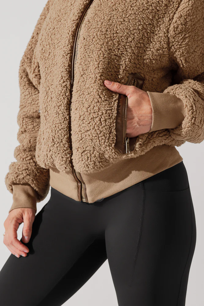 The Kinsley Bomber Jacket in Faux Sherpa - Teddy Bear Brown - Image 7